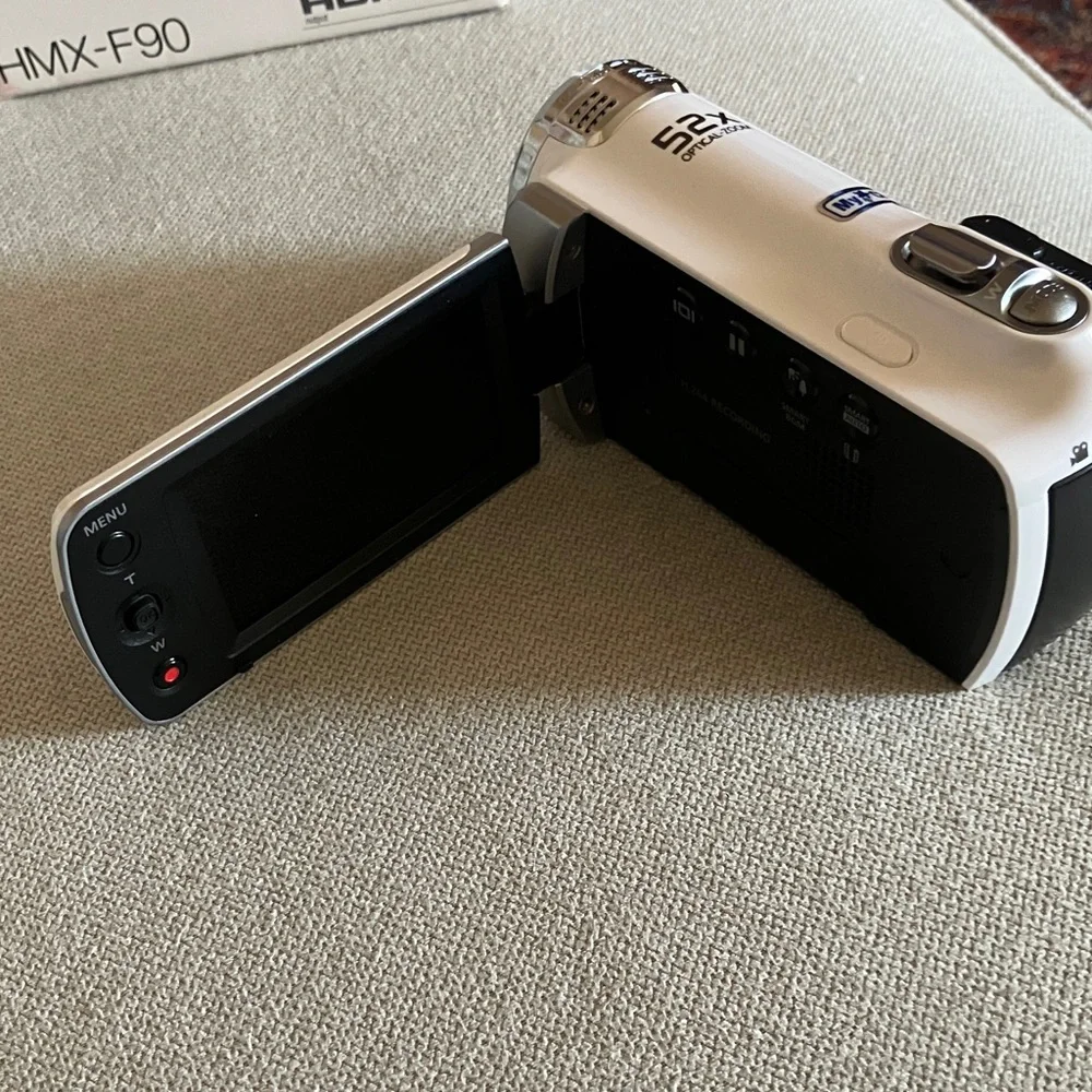 Samsung HMX-F90 Silver and Black Camcorder